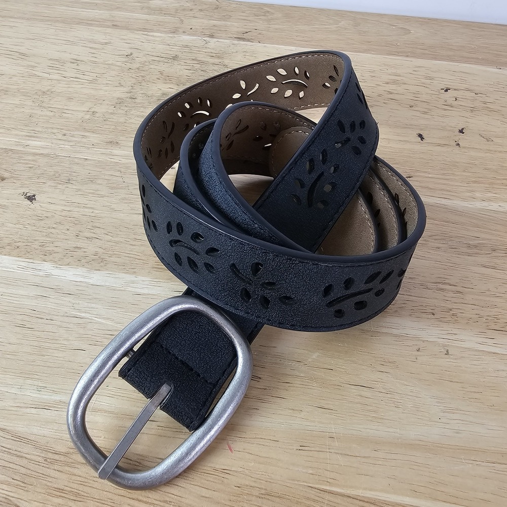 Relic Black Faux Leather Belt Black Cutout Floral Design Silver Buckle 41 - 45"‎